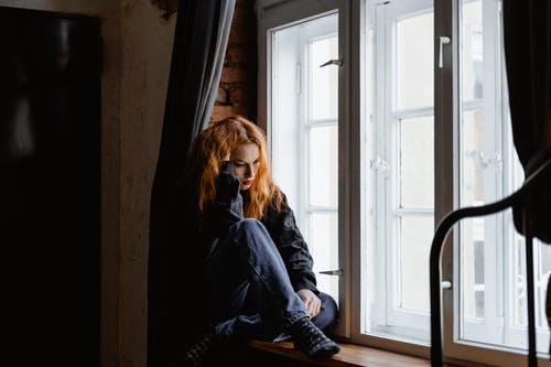 How Over-Idealizing Relationships Can Affect Women's Lives